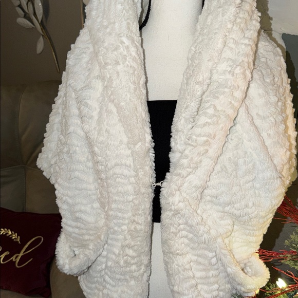 Jolt Women's White Puffer Jacket - Picture 3 of 7